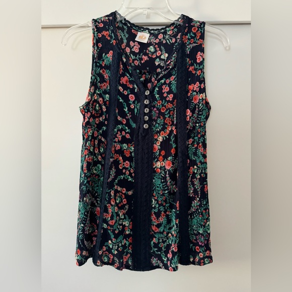 Bila Tops - Bila Floral Navy Blue Lace Sleeveless Top Size M